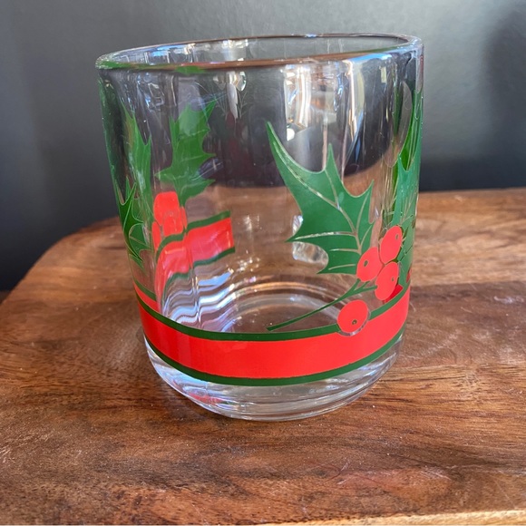 2 Vintage Christmas Mugs Red and Green Holly Berry - Picture 4 of 12